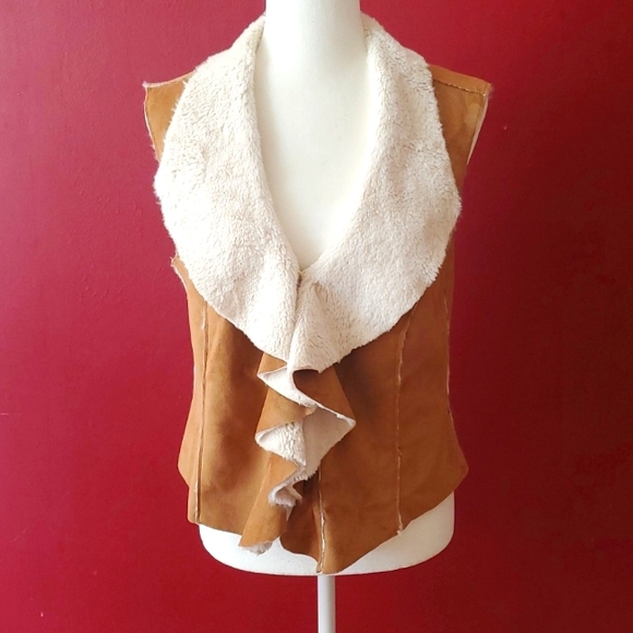 Au Lieu Jackets & Blazers - Vintage Faux Suede Ladies Vest Size M